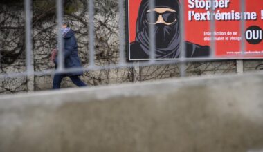 Interdiction de se dissimuler le visage: comment va-t-elle s'appliquer? - rts.ch
