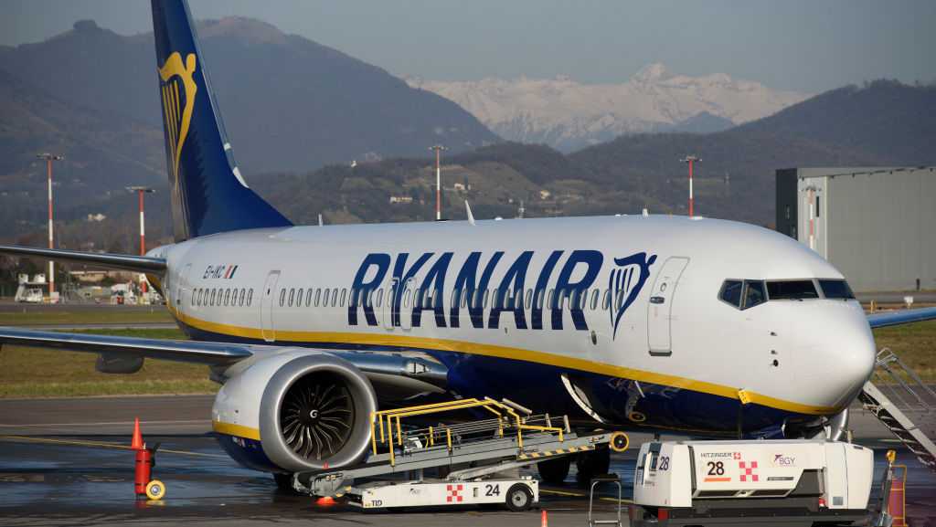 Ryanair calls for alcoholic drink limit at EU airports amid legal action against unruly passenger