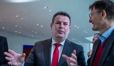 SPD-Minister Heil und Lauterbach kritisieren Karenztag-Debatte