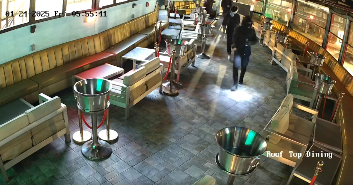 Police searching for 4 men who broke into Atlanta business, stole safes – WSB-TV Channel 2