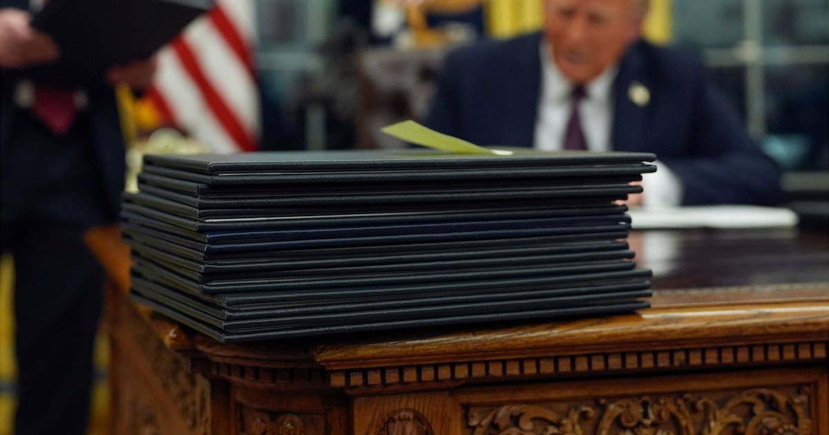 What to know about Trump's first executive actions on climate and environment – 104.5 WOKV