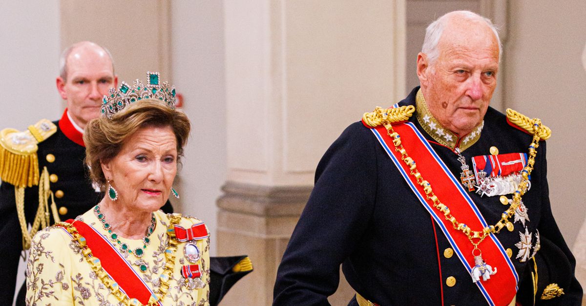 Queen Sonja of Norway admitted to hospital over skiing-related health scare
