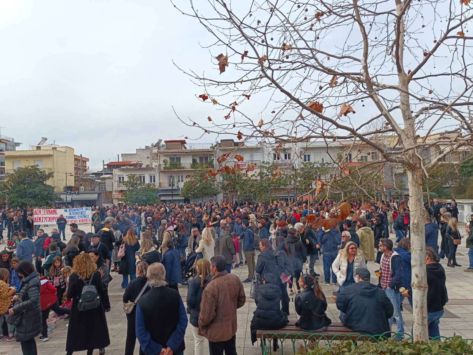Χιλιάδες κόσμου στις συγκεντρώσεις για τα Τέμπη σε όλη την Ελλάδα