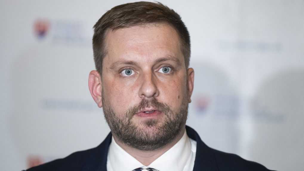 Opätovné vydávanie e-receptov by malo byť dostupné v najbližších hodinách a dňoch, sľubujú premiér a minister Šaško