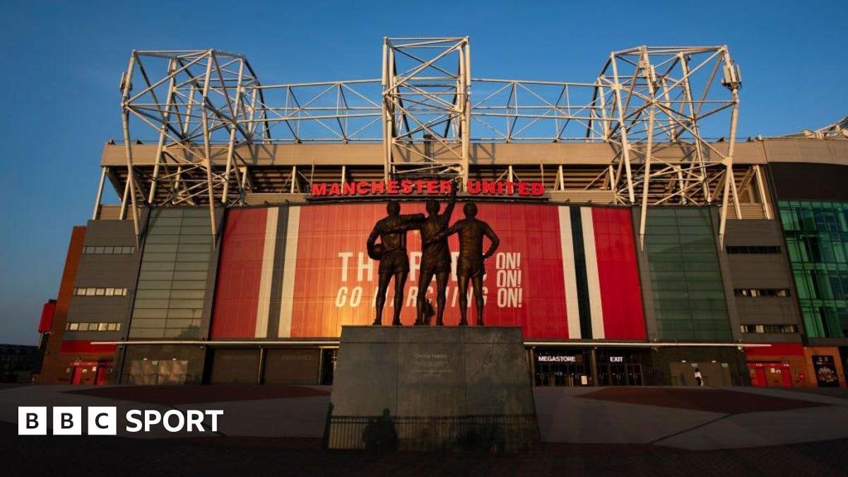 Man Utd news: Denis Law dies - United pay tribute to 'hero of a generation'