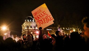 Frankreich: Jubelszenen nach Tod von Front-National-Gründer Le Pen
