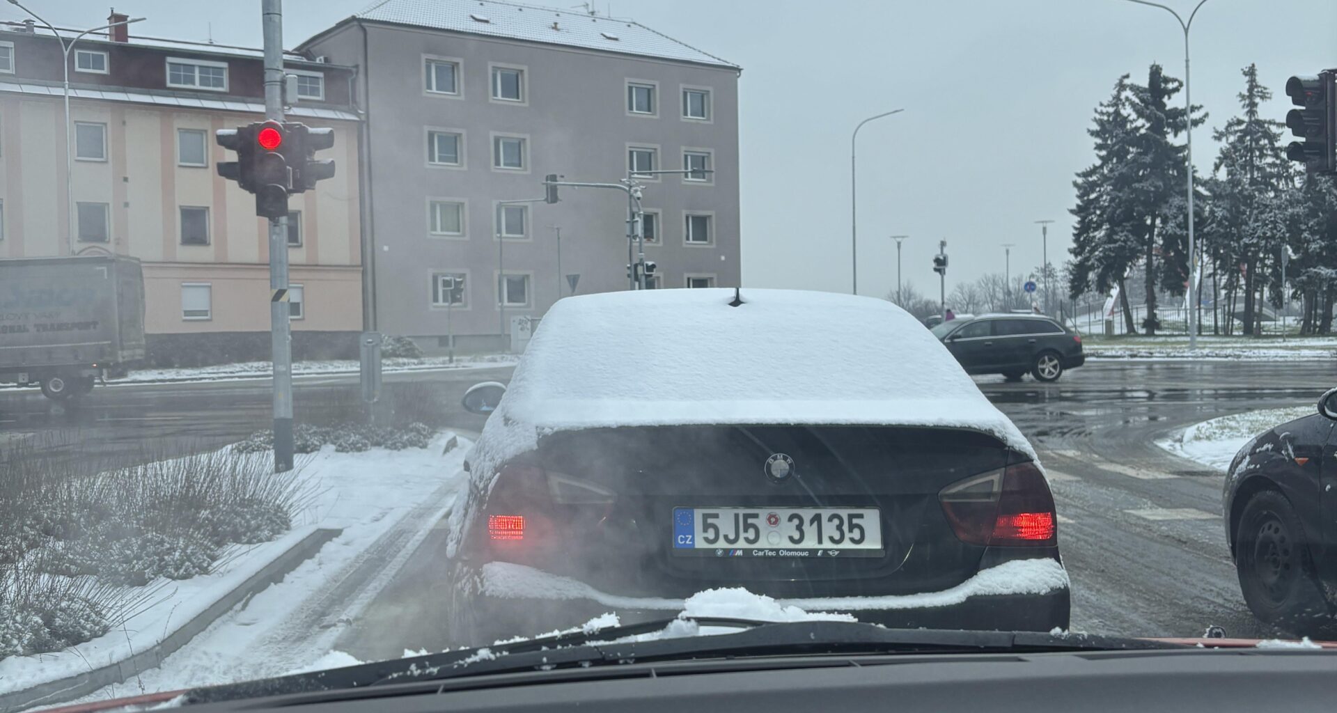 Zadni vyhled je v priplatkove vybave