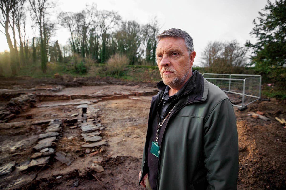 The Independent: "Archaeologists shocked as 300-year-old mystery building complex found by complete luck"