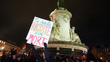 Mort de Jean-Marie Le Pen : rassemblements d'opposants dans plusieurs villes, Retailleau dénonce des scènes "honteuses"