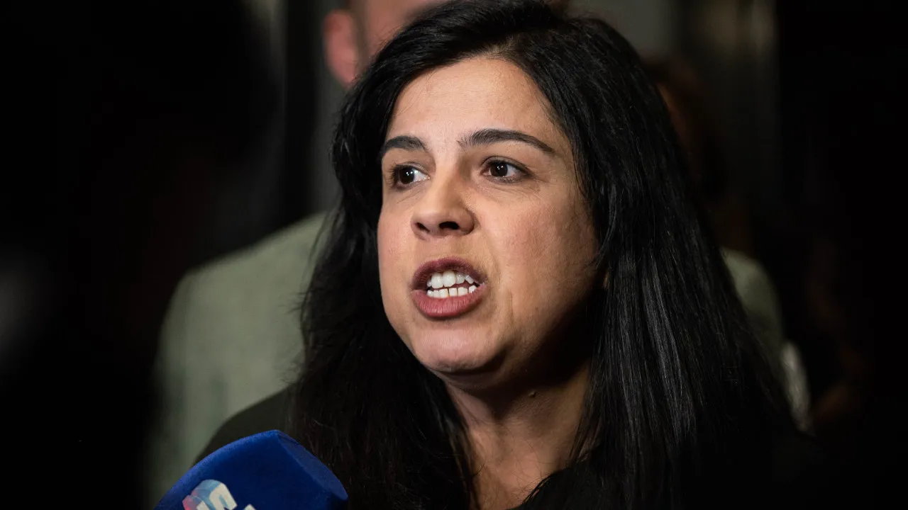 "Portugal dá sinal errado" com ida de MNE à tomada de posse de Chapo