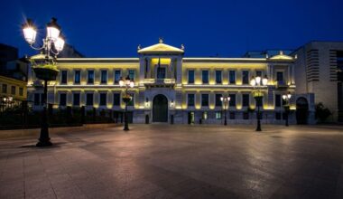 BoG: Greek economy set to peak in 2025