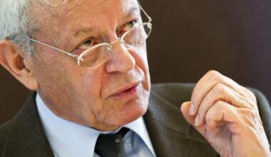 Charles Kleiber, ancien secrétaire d'Etat à l'éducation et à la recherche, est décédé à 82 ans - rts.ch