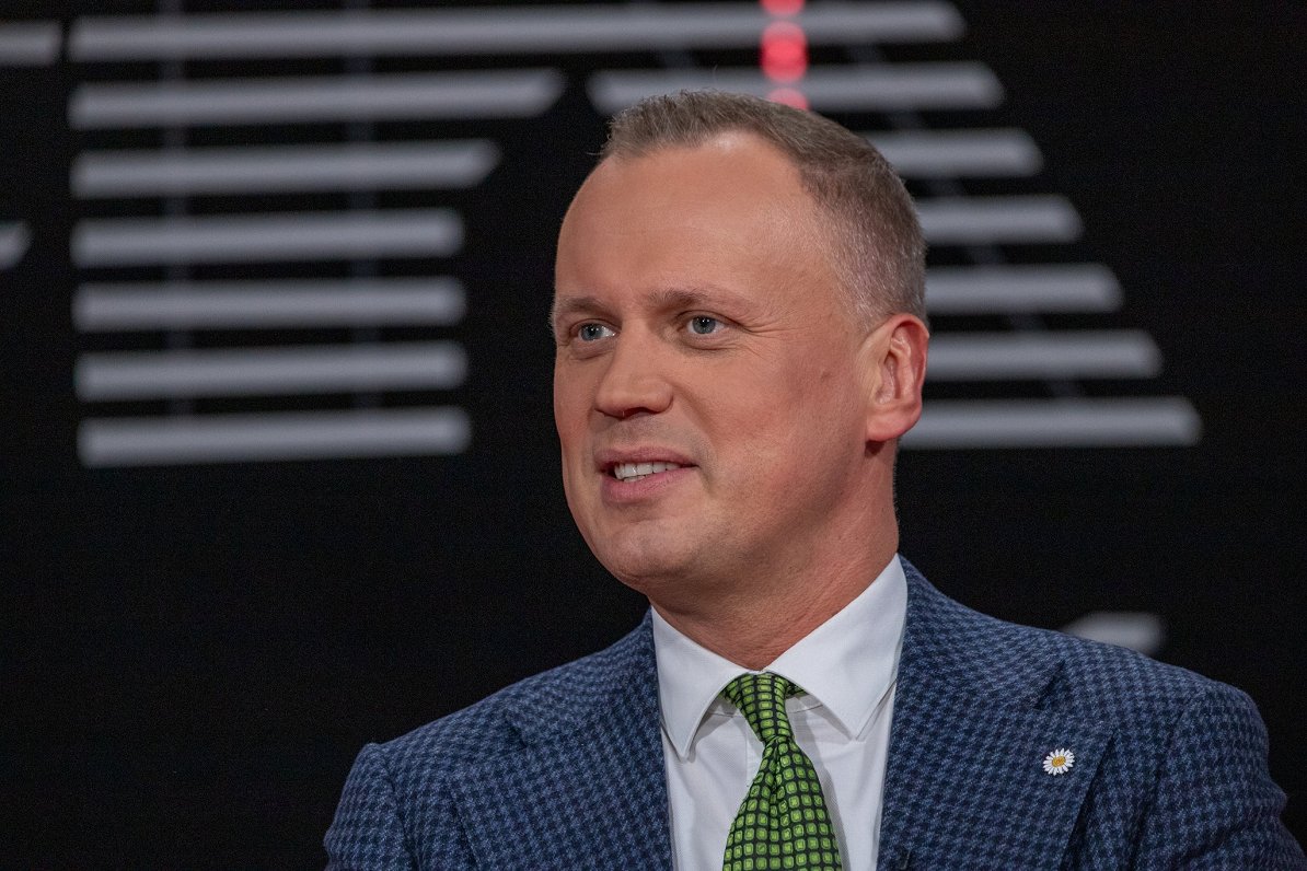 Opposition criticizes Latvian coalition's indecisiveness / Article