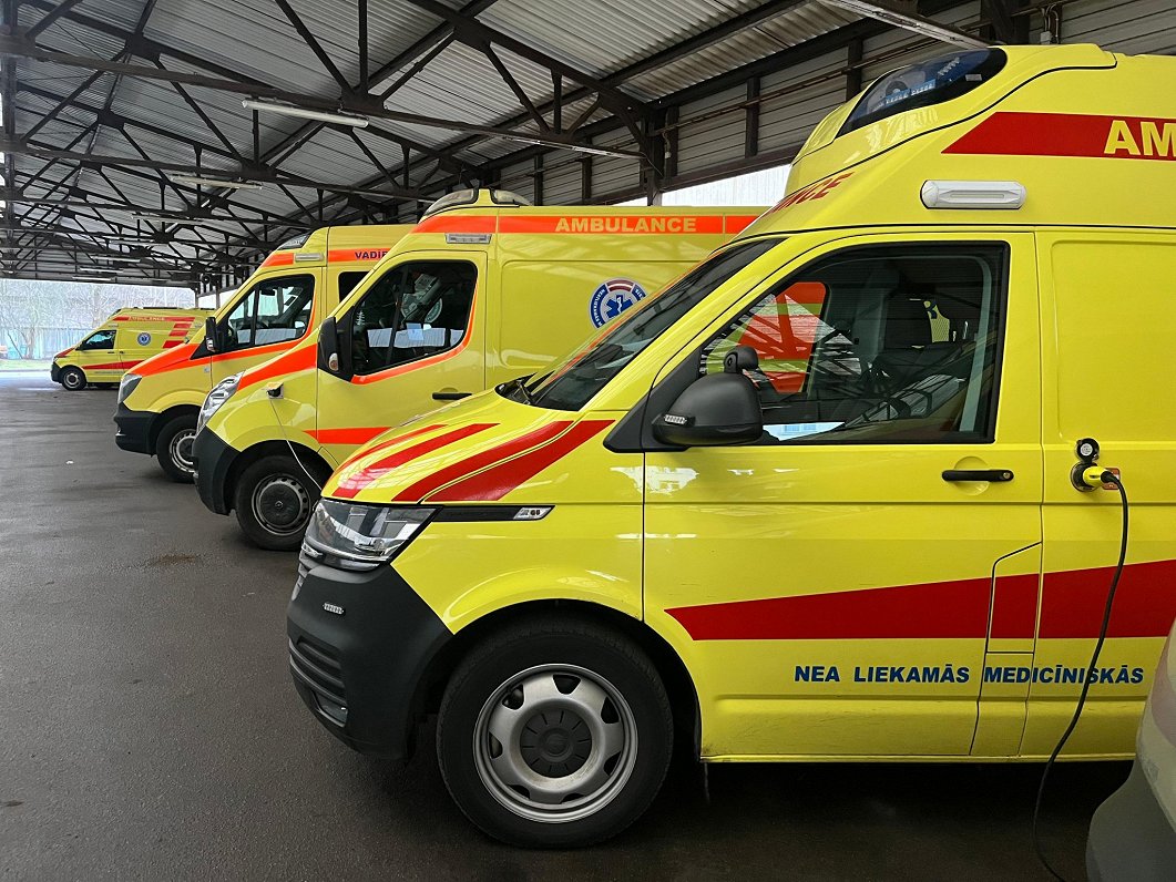 Latvian paramedics consider self-defense features / Article