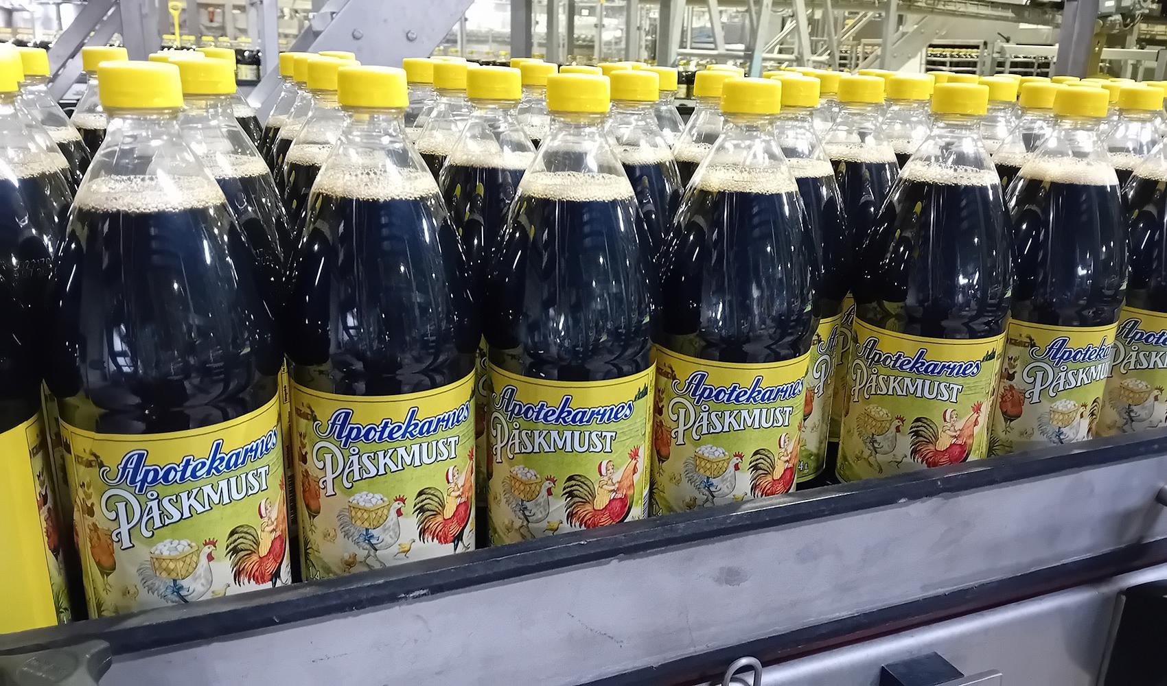 Idag började ommärkningen av gammal julmust till påskmust!