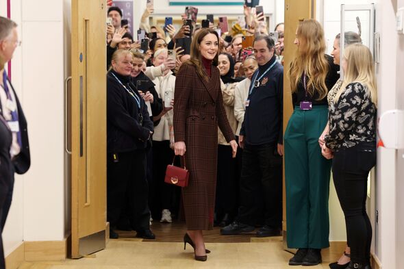 Patients wave as Princess Kate leaves the Royal Marsden