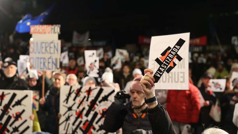 V troch mestách sa opäť protestuje za budúcnosť Slovenska v Európe - Regióny - Správy
