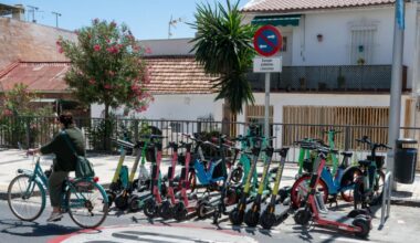 La ciudad de moda en España se baja del patinete