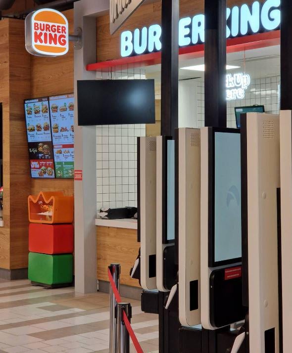 Burger King, na počivališču Lom, je že odprt.