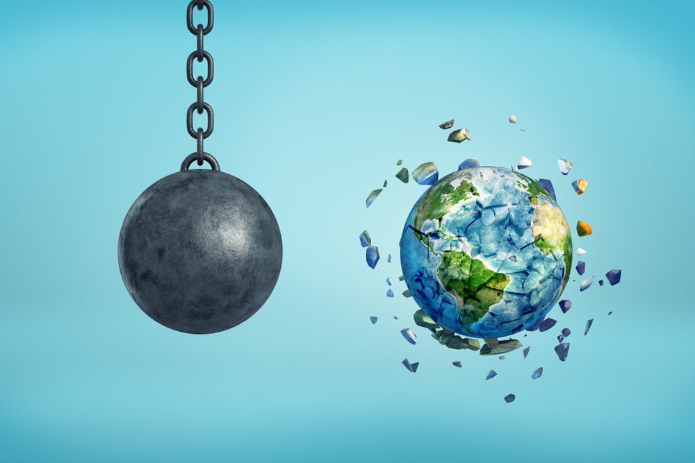 How will geopolitics impact the global fashion supply chain in 2025?