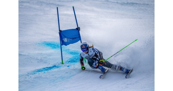 Alice Robinson Opens 2025 with Thrilling Third-Place Finish at Slovenian Giant Slalom World Cup