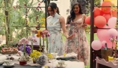(R-L) Meghan, Duchess of Sussex and Mindy Kaling. Pic: Netflix
