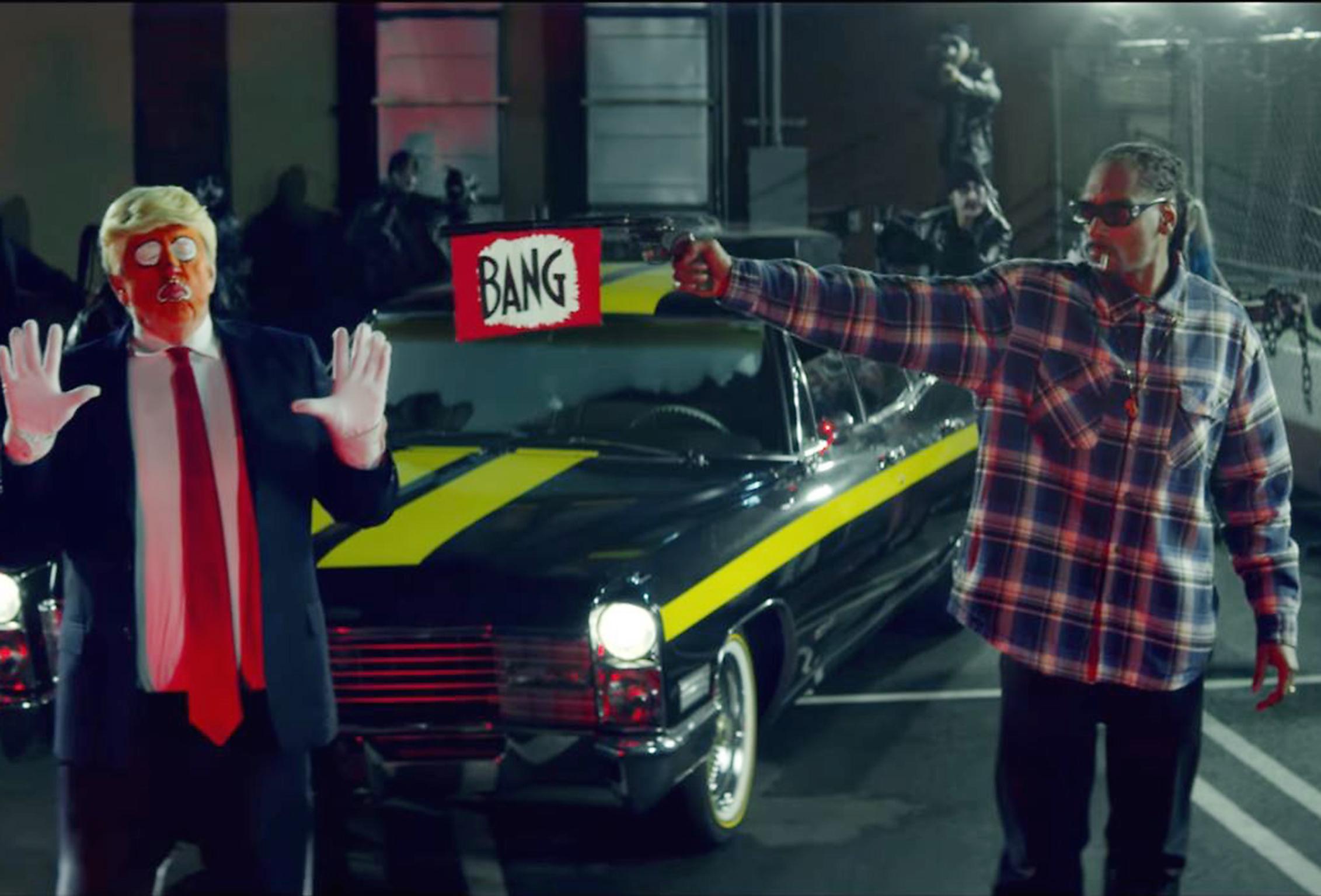Snoop pretended to shoot a clown dressed as Trump in his 2017 music video ‘Lavender’