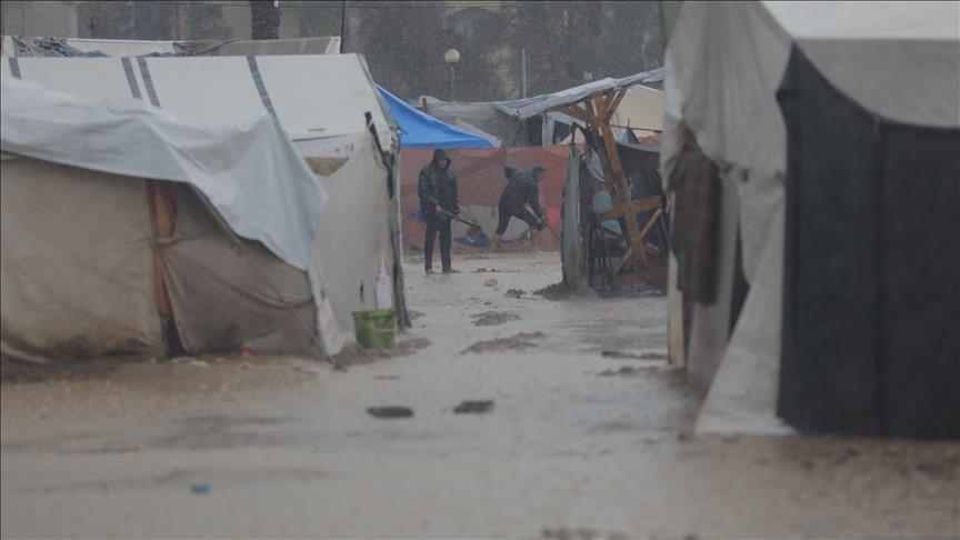 Les Gazaouis attaqués par Israël luttent pour survivre dans le froid glacial