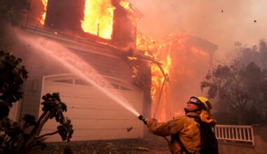 Pacific Palisades fire explodes as thousands of residents flee