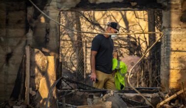 Palisades fire forces new evacuations in Brentwood