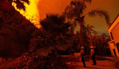 Day 5 of L.A. fire siege focuses on threat to Brentwood, Encino