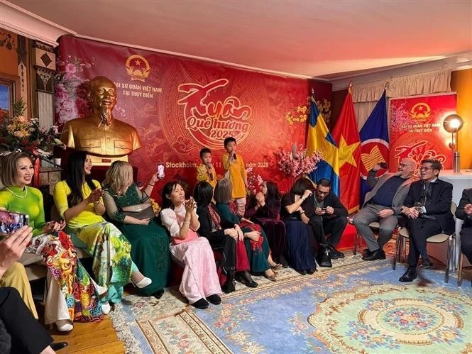 Vietnamese in Sweden, Latvia promote national cultural values