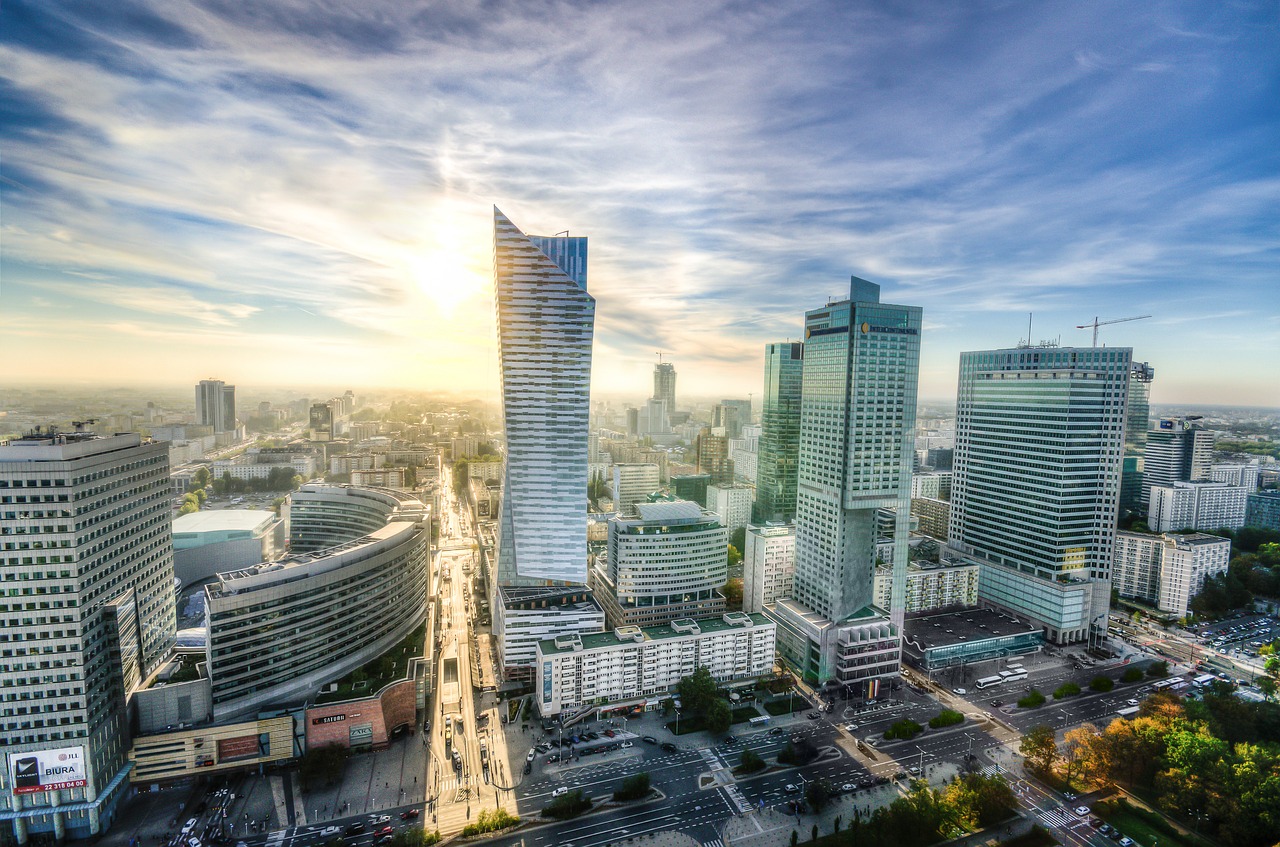 Polska to świetne miejsce do inwestowania. Oto czym przyciągamy inwestorów