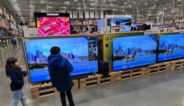 U.S. economy grows solid 2.3% from October to December, 2.8% for full year 2024