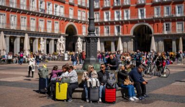 Spain sets a new record with 94 million international tourists last year