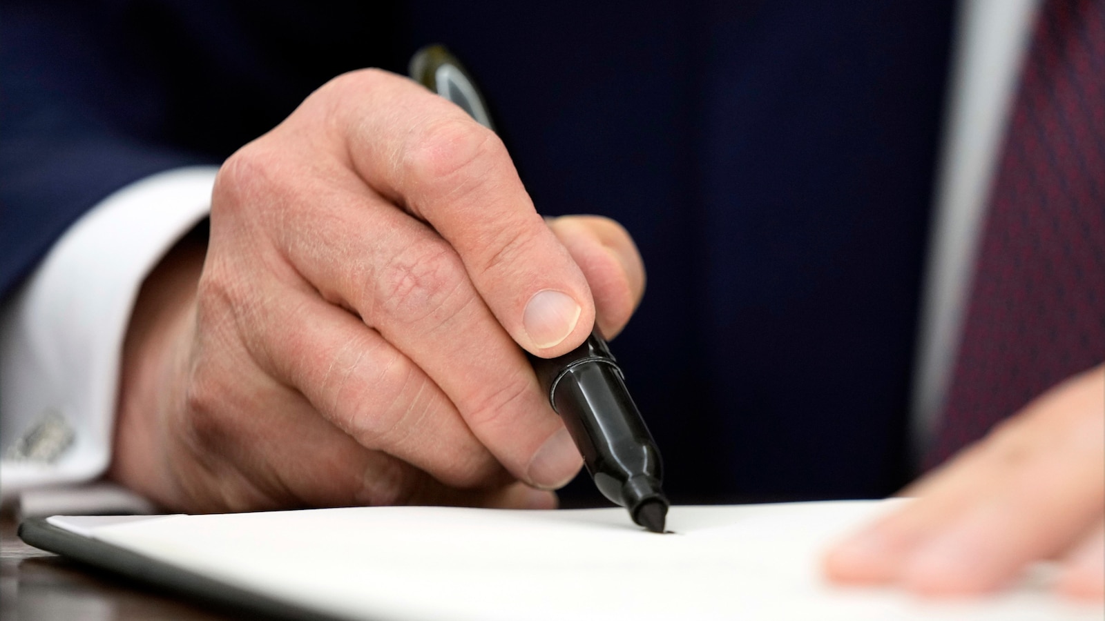 Trump signs executive order on developing artificial intelligence 'free from ideological bias'