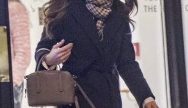 Kate was photographed while shopping for glasses this week