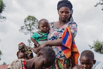 A family displaced by fighting in DR Congo are reunited in Goma (file photo).