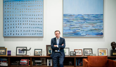 Chris Murphy Emerges as a Clear Voice for Democrats Countering Trump