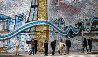 A street mural in Seoul, South Korea (Photo by: Ken Ross/VW Pics/Universal Images Group via Getty Images)