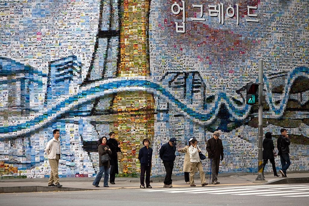A street mural in Seoul, South Korea (Photo by: Ken Ross/VW Pics/Universal Images Group via Getty Images)