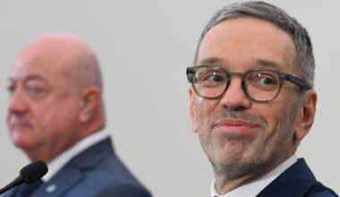 Österreich: Die Koalitionsgespräche zwischen FPÖ und ÖVP stehen auf der Kippe - Politik