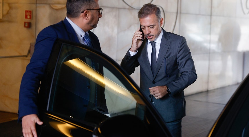 Grande Entrevista. Pedro Duarte separa ética "à prova de bala" de Montenegro de eventual "irregularidade"