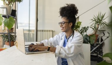 2 uses of AI in healthcare that may be reducing the burden on doctors