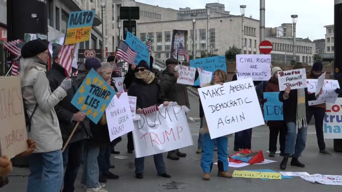 Anti-Trump-Demonstration vor NATO-Treffen in Brüssel