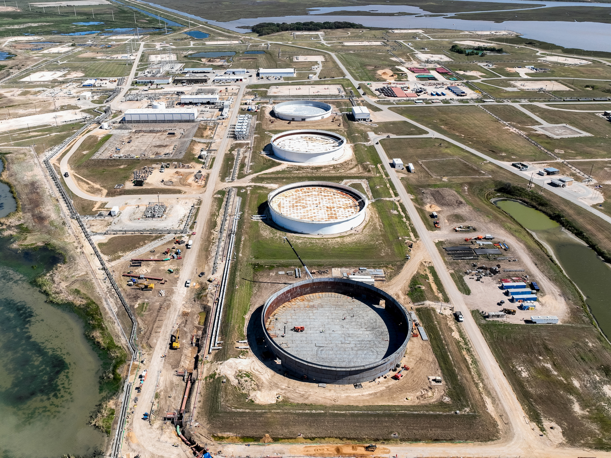Army Corps picks energy projects for quick permits