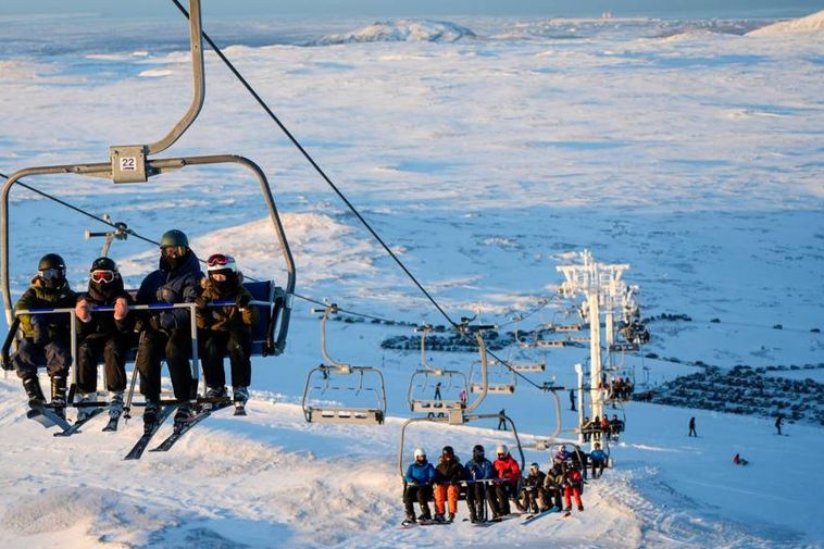 Finally the Bláfjöll ski resort is open
