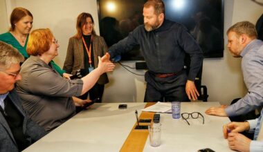 Teachers' wage dispute settled - Iceland Monitor