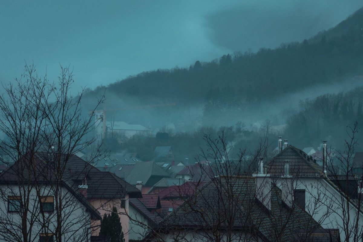 Bovec, slovenija dež oblačno