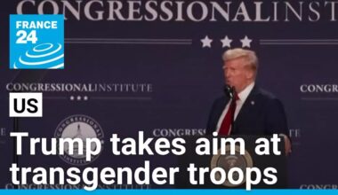 Trump signs order that likely sets in motion a future ban on transgender troops • FRANCE 24
